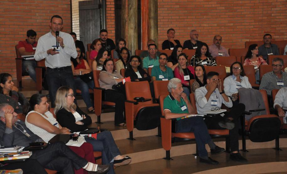 Fomento Paraná apresenta linha Microcrédito Fácil Linha de microcrédito da instituição financeira estadual foi adaptada para simplificar e tornar mais rápido e fácil o processo de concessão do crédito. O gerente de Mercado da instituição, Richer de Matos, fala sobre as mudanças.