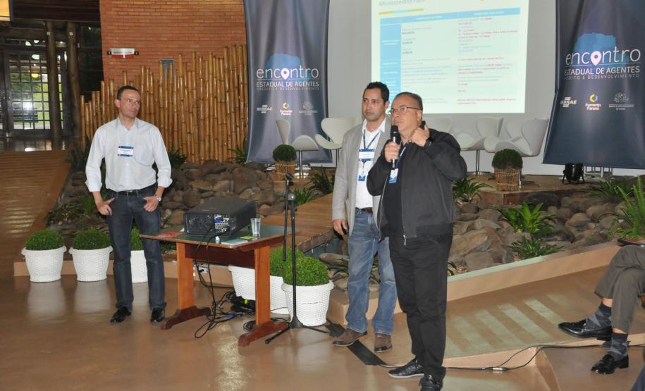 Fomento Paraná apresenta linha Microcrédito Fácil Linha de microcrédito da instituição financeira estadual foi adaptada para simplificar e tornar mais rápido e fácil o processo de concessão do crédito. Técnicos esclarecem dúvidas dos agentes.