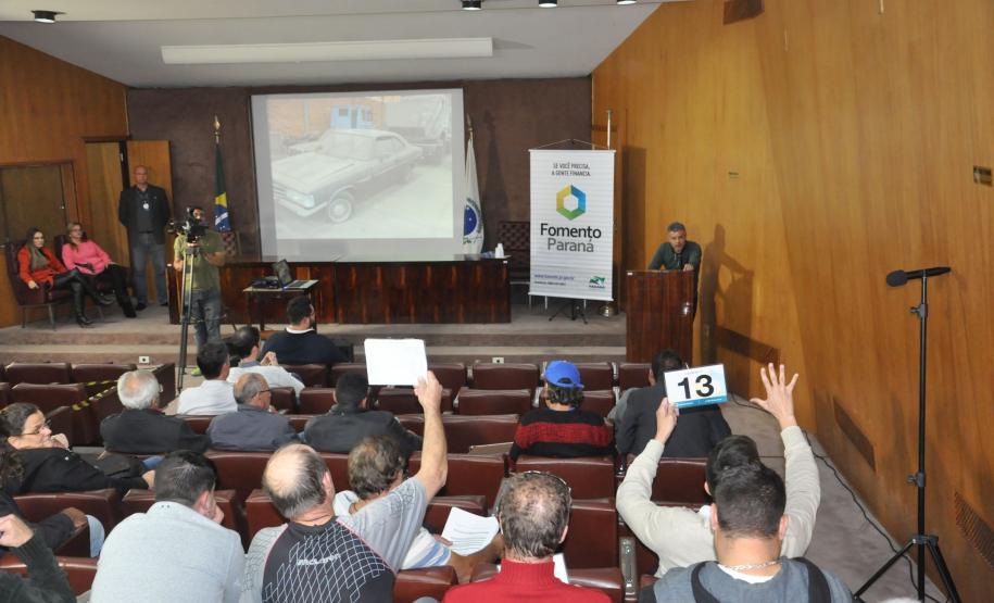 A Fomento Paraná realizou um leilão nesta terça-feira (7) para alienação de bens disponibilizados após processo de cobrança judicial ou administrativa.