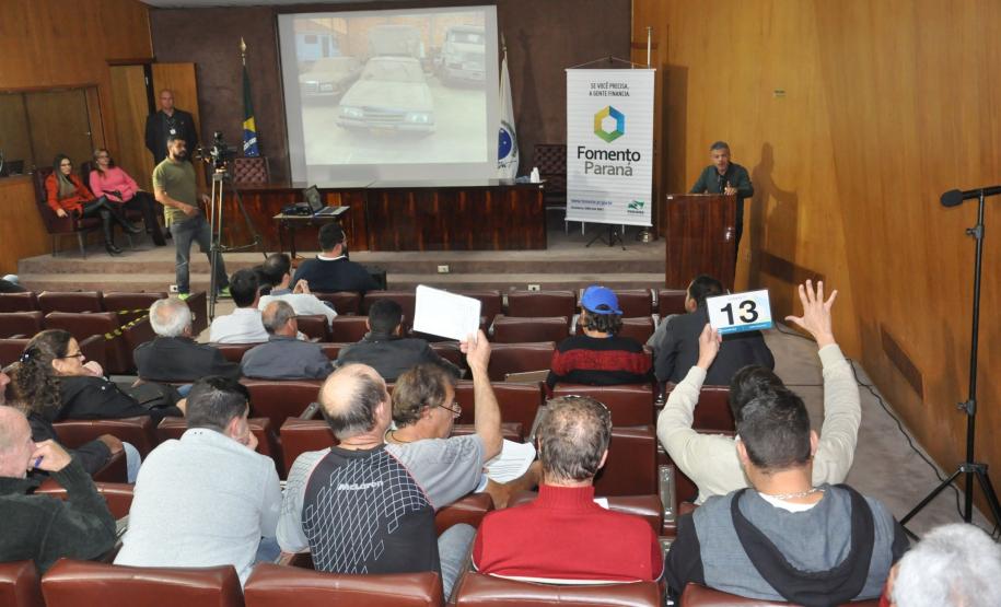 A Fomento Paraná realizou um leilão nesta terça-feira (7) para alienação de bens disponibilizados após processo de cobrança judicial ou administrativa.