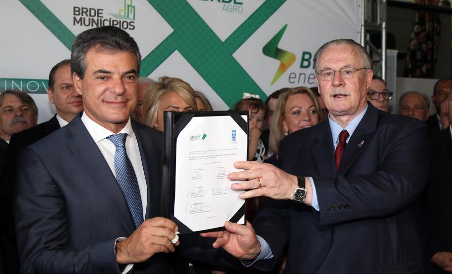 Paraná assume presidência do BRDE e quer ampliar oferta de recursos Governador Beto Richa participa da posse de Orlando Pessuti na Presidência do BRDE, em substituição a Odacir Klein.Curitiba, 14/11/2017.