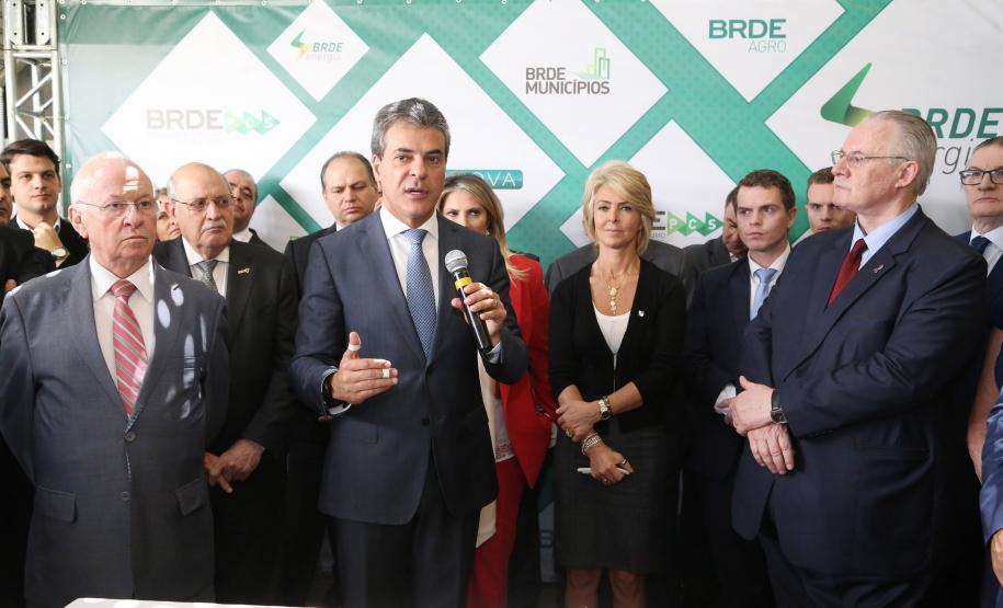 Governador Beto Richa participa da posse de Orlando Pessuti na Presidência do BRDE, em substituição a Odacir Klein.Curitiba, 14/11/2017.