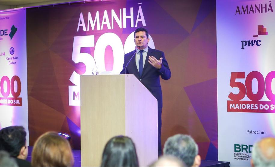 A Fomento Paraná participou da premiação 500 Maiores do Sul, da revista especializada Amanhã, realizado nesta quarta, 22, no Expo Unimed em Curitiba. O evento teve a participação do juiz federal Sérgio Moro, que palestrou para um público formado por empresários e representantes das maiores empresas dos três estados do sul.