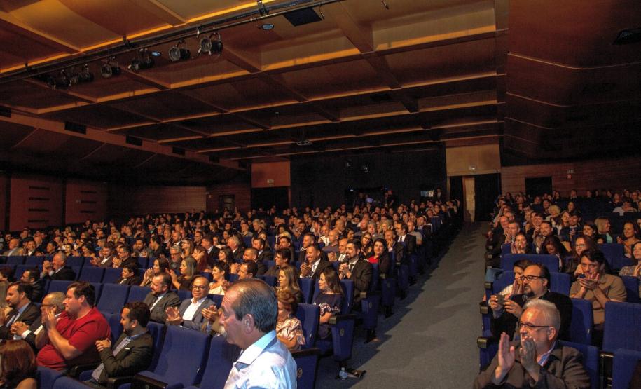 ADVB-PR premia vencedores do Top de Marketing 2017 A ADVB-PR anunciou os vencedores do concurso Top de Marketing 2017, que tem a Fomento Paraná como uma das instituições patrocinadoras.