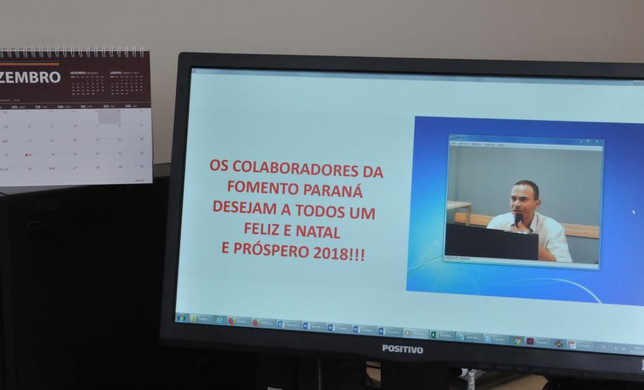 Webcast com correspondentes e agentes de crédito A Fomento Paraná realizou dois encontros virtuais via transmissão webcast com correspondentes e agentes de crédito nesta terça-feira, 7/12. A transmissão foi realizada a partir das instalações da Celepar, que preparou uma sala de bate-papo e os equipamentos para transmissão em vídeo para todo o estado.