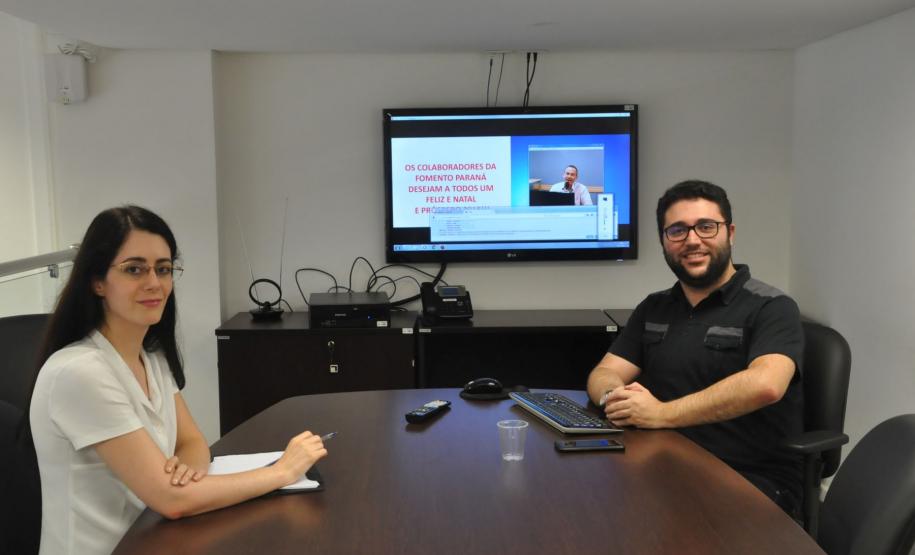 Webcast com correspondentes e agentes de crédito A Fomento Paraná realizou dois encontros virtuais via transmissão webcast com correspondentes e agentes de crédito nesta terça-feira, 7/12. A transmissão foi realizada a partir das instalações da Celepar.