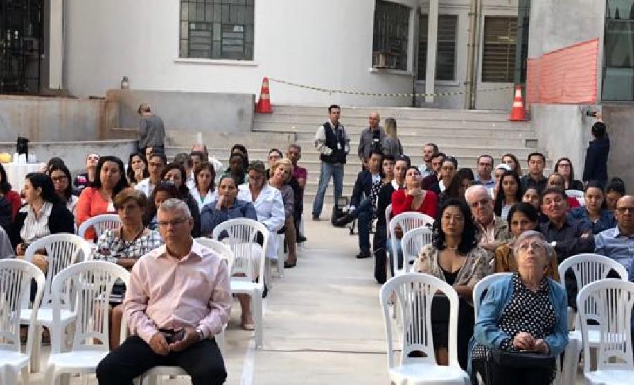 Santa Casa de Londrina presta contas de financiamento com a Fomento Paraná A Irmandade Santa Casa de Londrina apresentou nesta segunda-feira (2/7) a prestação de contas do uso dos recursos de um contrato de financiamento firmado com a Fomento Paraná, no valor de R$ 10 milhões. Os recursos da linha BNDES Saúde - Atendimento SUS foram destinados à reestruturação do endividamento da entidade com fornecedores.