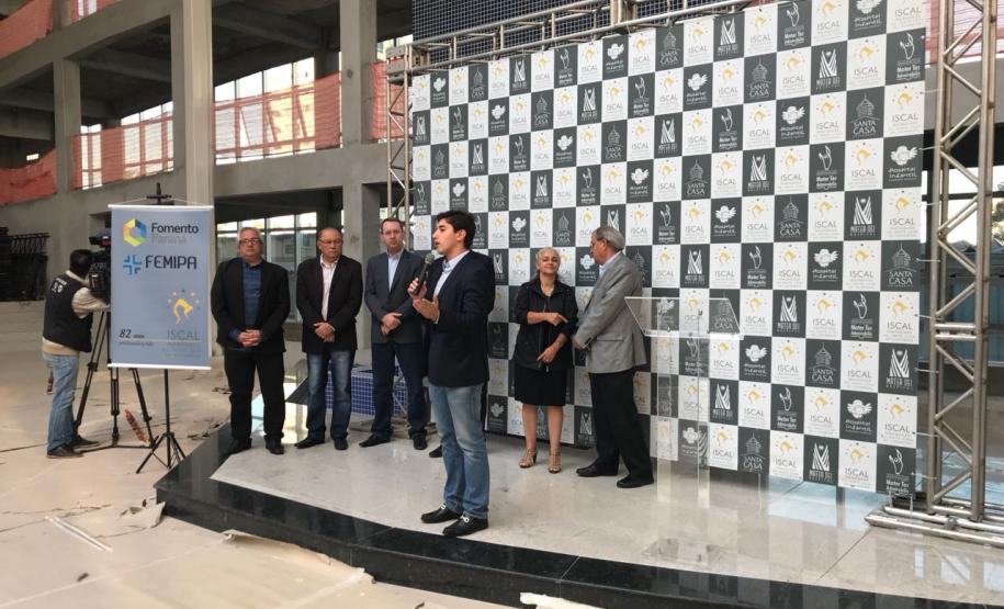 Santa Casa de Londrina presta contas de financiamento com a Fomento Paraná A Irmandade Santa Casa de Londrina apresentou nesta segunda-feira (2/7) a prestação de contas do uso dos recursos de um contrato de financiamento firmado com a Fomento Paraná, no valor de R$ 10 milhões. Os recursos da linha BNDES Saúde - Atendimento SUS foram destinados à reestruturação do endividamento da entidade com fornecedores.