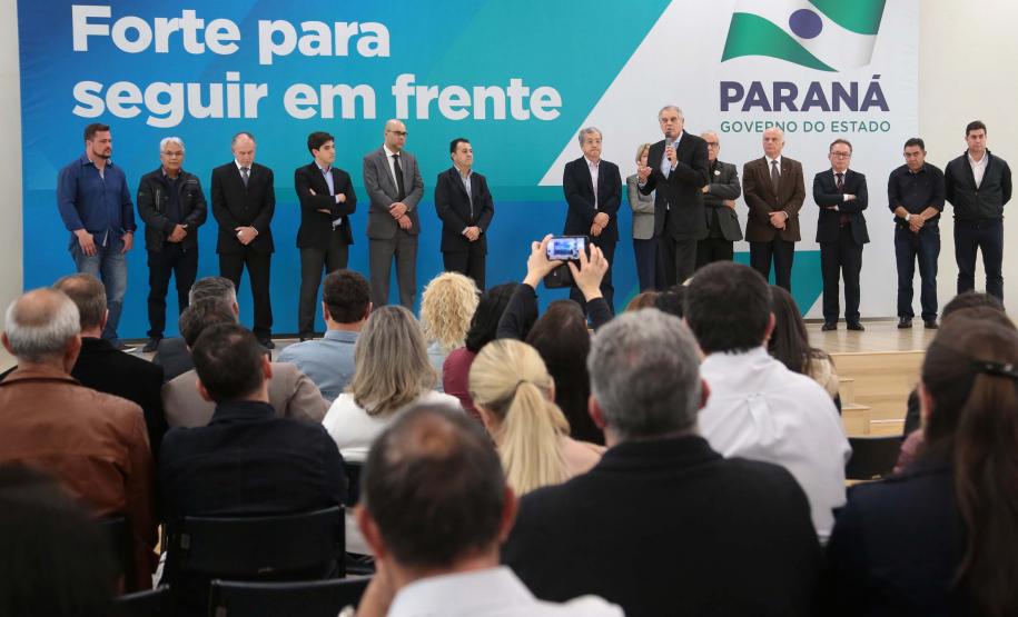 A partir deste mês, trabalhadores parananenses que querem abrir um negócio podem procurar qualquer umas das 216 agências do trabalhador do Paraná para ter acesso ao Microcrédito Fácil, disponibilizado pelo Governo do Estado por meio da Fomento Paraná