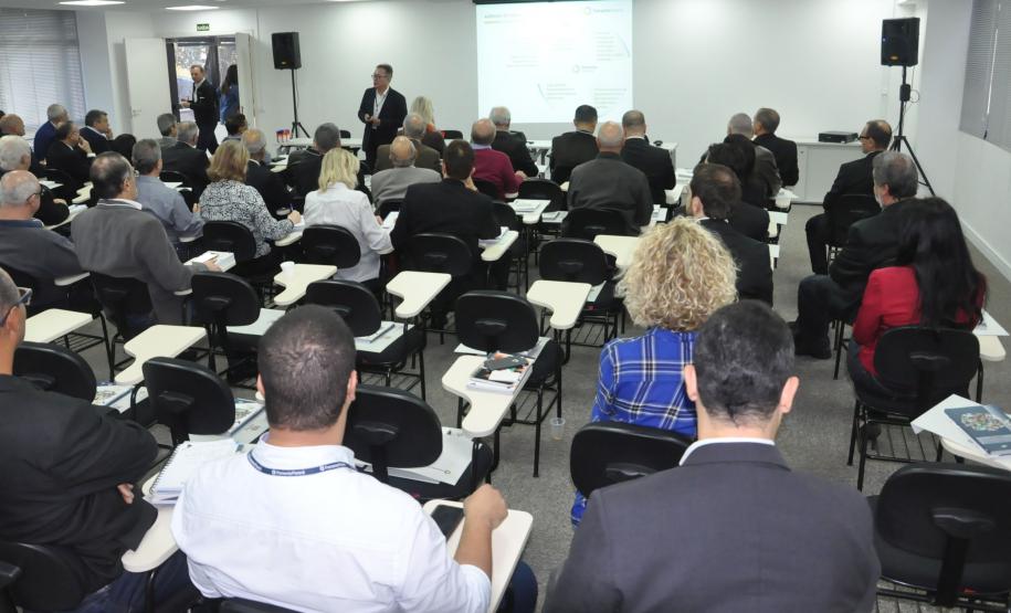 Fomento Paraná recebe consultores de negócios para apresentação das linhas de crédito.