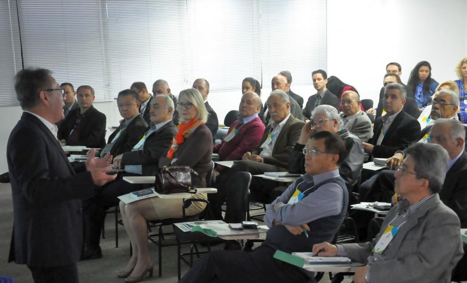 Fomento Paraná recebe consultores de negócios para apresentação das linhas de crédito.