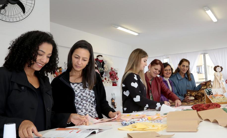 Em quatro anos, Fomento Paraná disponibilizou crédito para 10 mil mulheres A Fomento Paraná tem uma linha de crédito especial que apoia e estimula o empreendedorismo feminino em todo o Estado