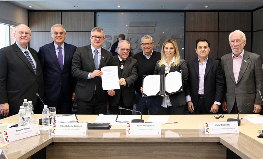 A governadora Cida Borghetti assina a regulamentação dos três fundos criados pelo Governo do Estado para fomento de micro e pequenas empresas paranaenses. São eles o Fundo de Aval Garantidor, Fundo de Capital de Risco e Fundo de Inovação. - Curitiba, 22/10/2018. - Foto: José Fernando Ogura/ANPr