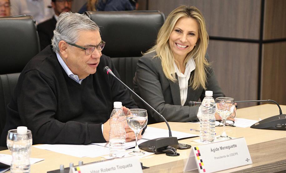 A governadora Cida Borghetti assina a regulamentação dos três fundos criados pelo Governo do Estado para fomento de micro e pequenas empresas paranaenses. São eles o Fundo de Aval Garantidor, Fundo de Capital de Risco e Fundo de Inovação. - Curitiba, 22/10/2018. - Foto: José Fernando Ogura/ANPr