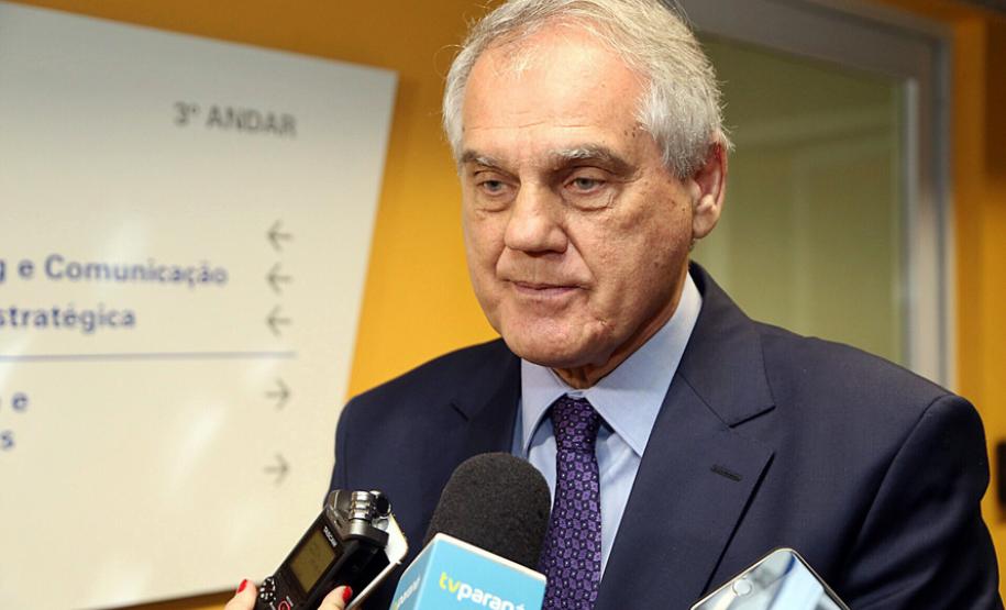 A governadora Cida Borghetti assina a regulamentação dos três fundos criados pelo Governo do Estado para fomento de micro e pequenas empresas paranaenses. São eles o Fundo de Aval Garantidor, Fundo de Capital de Risco e Fundo de Inovação. - Curitiba, 22/10/2018. - Foto: José Fernando Ogura/ANPr