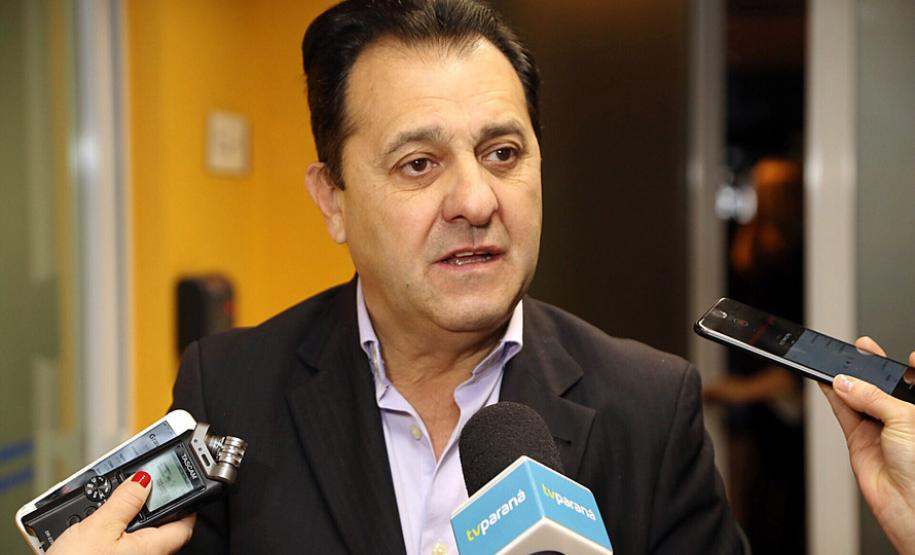 A governadora Cida Borghetti assina a regulamentação dos três fundos criados pelo Governo do Estado para fomento de micro e pequenas empresas paranaenses. São eles o Fundo de Aval Garantidor, Fundo de Capital de Risco e Fundo de Inovação. - Curitiba, 22/10/2018. - Foto: José Fernando Ogura/ANPr