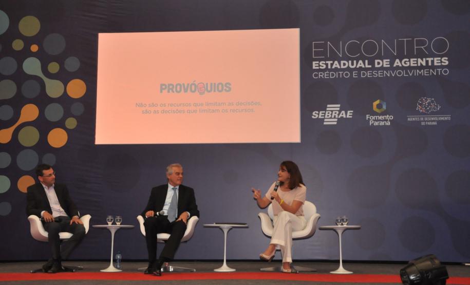 A Fomento Paraná, instituição financeira do Governo do Estado e o Sebrae/PR promovem o Encontro Estadual de Agentes de Crédito e Desenvolvimento, em Pontal do Paraná.
O evento, que acontece nesta terça e quarta (30 e 31/10), na Associação Banestado, tem a participação de 300 agentes que atuam em todo o estado.
