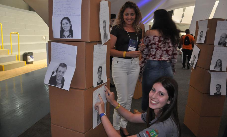 A Fomento Paraná, instituição financeira do Governo do Estado e o Sebrae/PR promovem o Encontro Estadual de Agentes de Crédito e Desenvolvimento, em Pontal do Paraná.
O evento, que acontece nesta terça e quarta (30 e 31/10), na Associação Banestado, tem a participação de 300 agentes que atuam em todo o estado.
