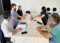 Comitiva da Fomento Paraná em reunião na cidade de Virmond