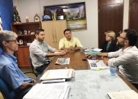 Reunião em Bandeirantes como o prefeito Jaelson Matta.