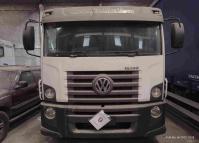 Caminhão VW Constellation 2016-2017 branco